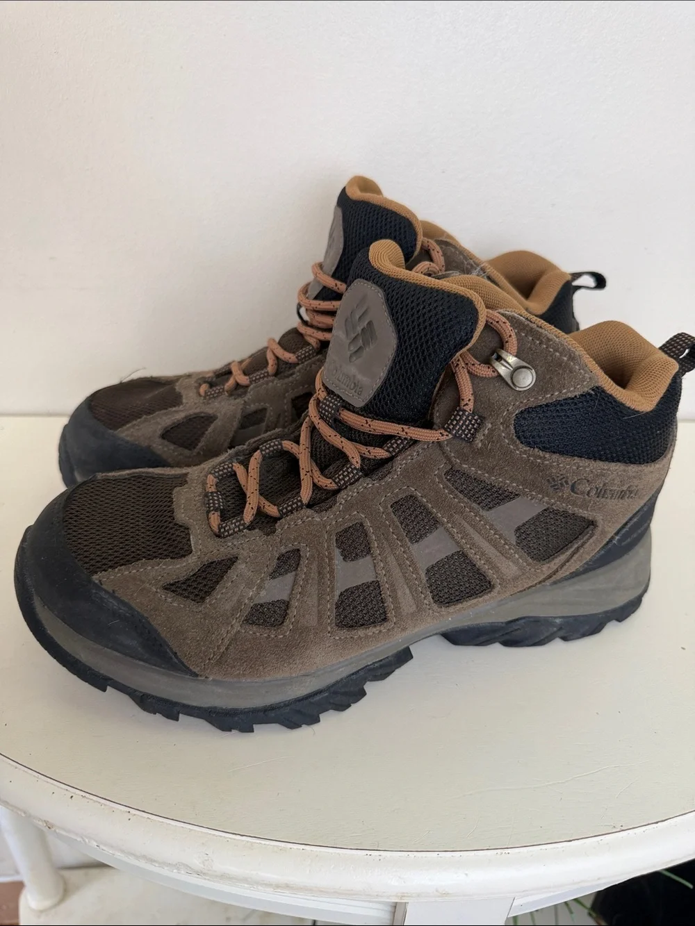 (2393) Columbia Brown and Black Men's Trail Hikers